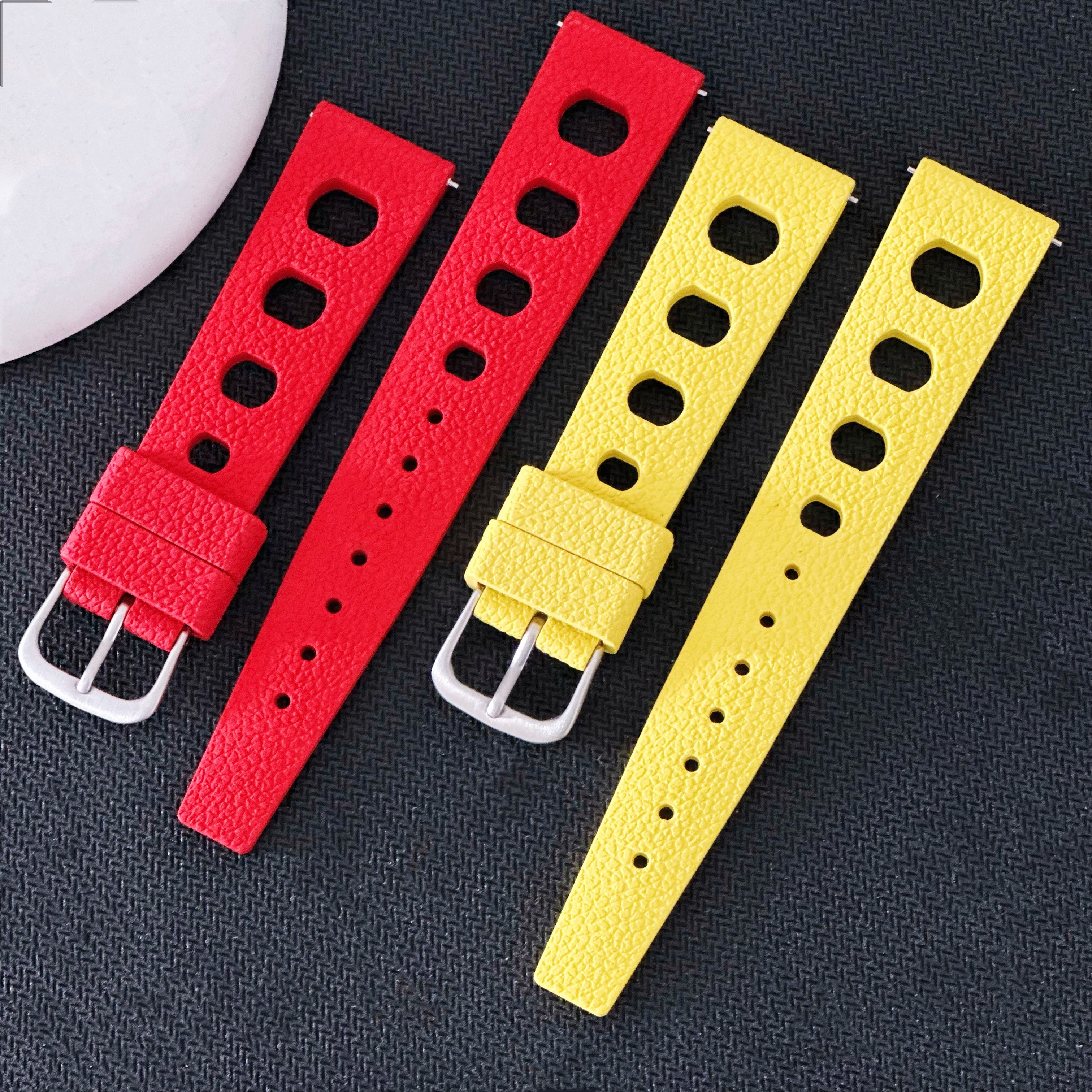 Tropical Fluororubber Strap Fo - مراجعة Citizen Watches Smartwatch وسعره